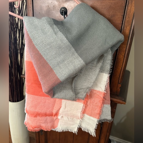 Women's Scarf, Color: Grey and Salmon Pink, Excellent condition, 55" x 55" - Picture 1 of 3